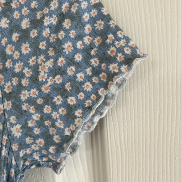 Floral Crop Top - Picture 4 of 7